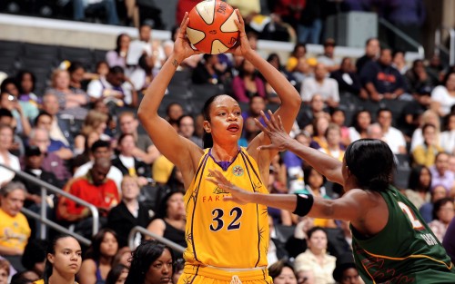 Tina THOMPSON (Los Angeles)_Andrew D. BERNSTEIN_NBAE_Getty Images
