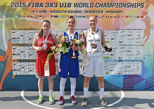 Mondial 3x3 U18 2015_Podium concours de meneuses_FIBA