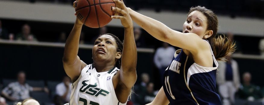 Espagne : Akila McDONALD signe à Gran Canaria