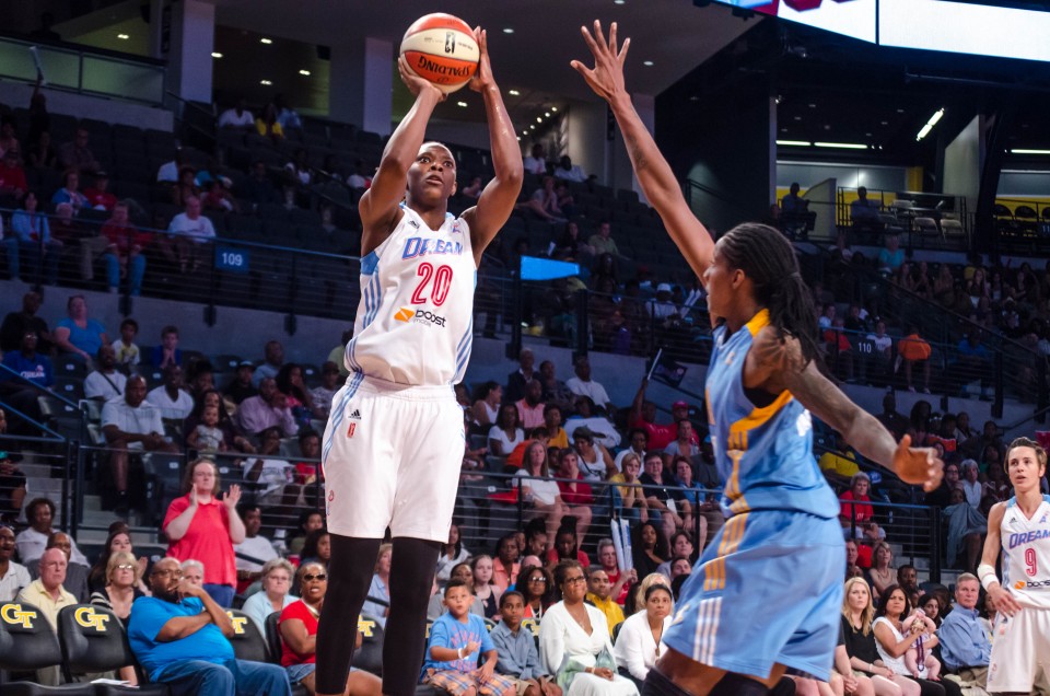 WNBA : Sancho LYTTLE part à Phoenix, Los Angeles rappelle Ana DABOVIC et recrute Karlie SAMUELSON pour son camp d’entraînement