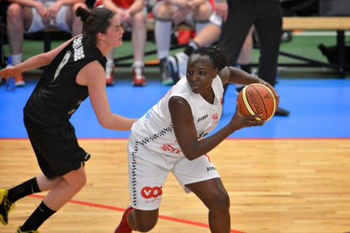 Belgique_2013-2014_Djenebou SISSOKO (Namur) vs. Ste Catherine-Wavre King CHAN