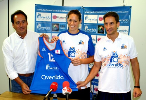 Espagne_2014_2015_présentation Anna MONTAÑANA (Salamanque)_perfumeriasavenidabaloncesto.com