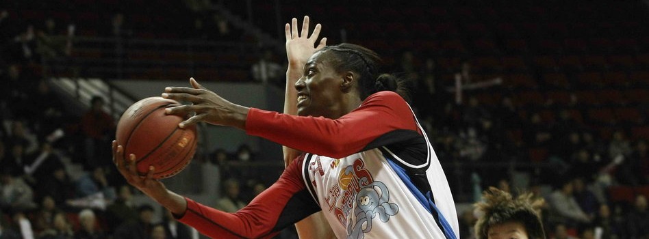 Chine : Sylvia FOWLES restera à Shanghaï
