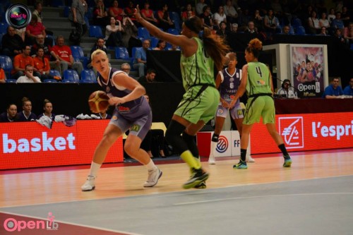 LFB_2014-2015_Valeriya BEREZHINSKA (Tarbes) vs. Hainaut Basket_Laury MAHE