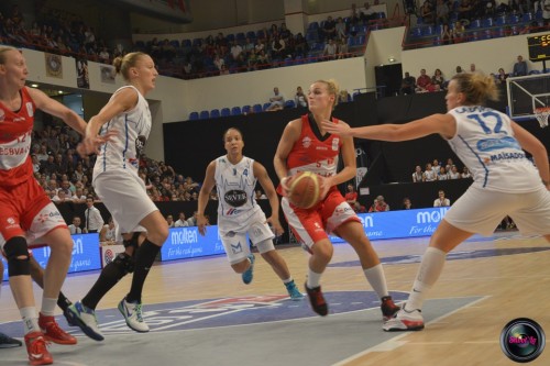LFB_2014-2015_Virginie BREMONT 4 (Villeneuve d'Ascq) vs. Basket Landes_Laury MAHE