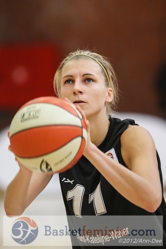 Belgique_2012-2013_Sara LEEMANS (Ste Catherine-Wavre)_Ann-Dee LAMOUR_basketfeminin.com