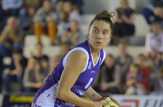 Rép. Tchèque : Tatsiana LIKHTAROVITCH signe à Hradec Kralove