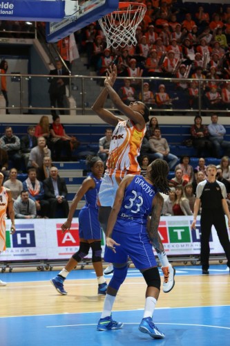 Russie_2014-2015_Sandrine GRUDA (Ekaterinbourg) vs. Kursk_basket.ugmk.com