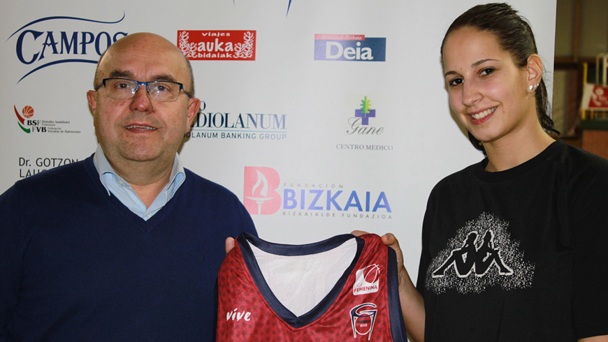 Espagne : Marina MARKOVIC signe à Gernika