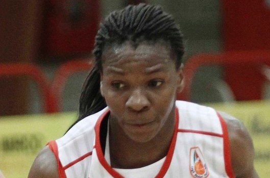 Italie : Uju UGOKA signe à Parme