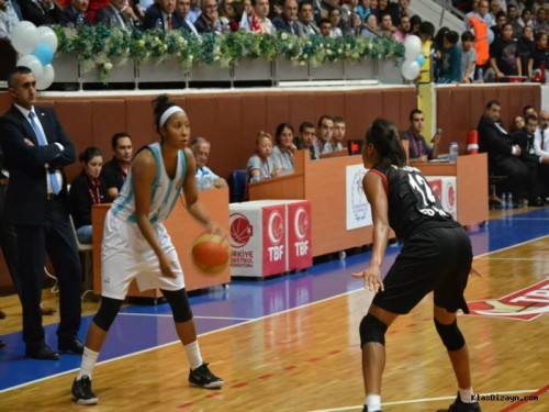 Turquie_2014-2015_Erlana LARKINS (Adana ASKI)_klasdizayn.com