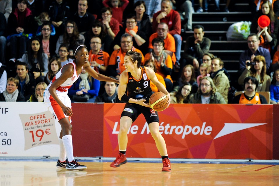 LFB : Bourges domine Basket Landes pour partir en finale