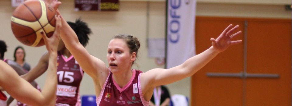 LFB : Kim GAUCHER-SMITH présentée par le speaker de Mondeville