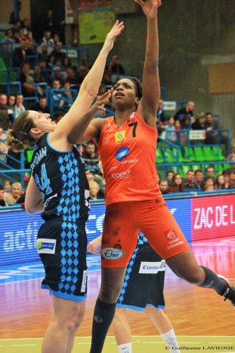 LFB_2014-2015_Endéné MIYEM (Bourges) vs. Nantes-Rezé_Guillaume LAVIGNIE