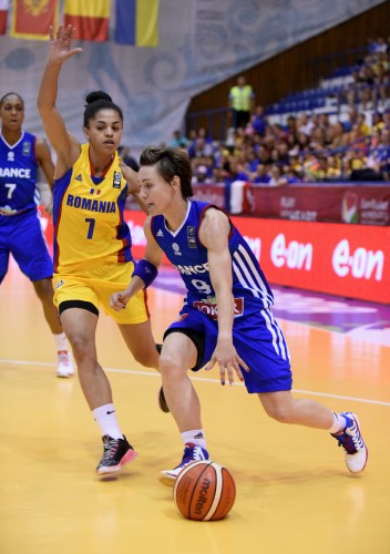 Euro 2015_Céline DUMERC (France) vs. Roumanie_FIBA_CIAMILLO-CASTORIA_BELLENGER