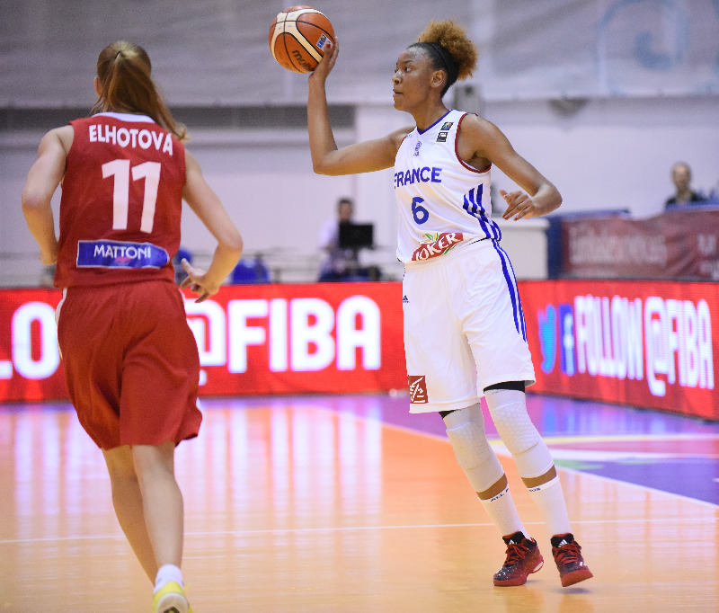 One Shot avec Diandra TCHATCHOUANG