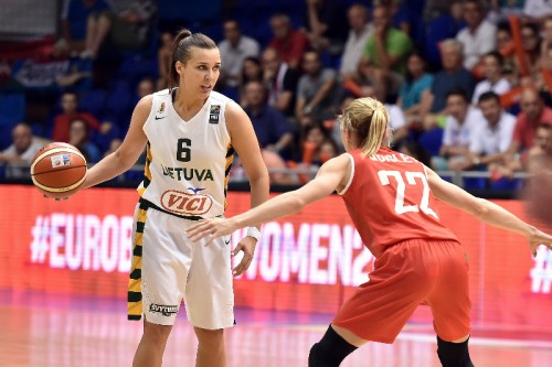 Euro 2015_Kamile NACICKAITE (Lituanie) vs. Hongrie_FIBA_CIAMILLO-CASTORIA_REBAY