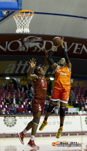 Italie_2014-2015_Isabelle YACOUBOU (Schio) vs. Venise_Bmax 2013