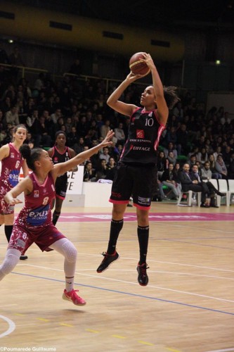 LFB_2014-2015_Margaux OKOU ZOUZOUO (Toulouse)_Guillaume POUMAREDE
