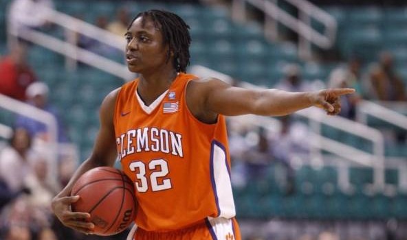 Russie : Kelia SHELTON à Kazanochka