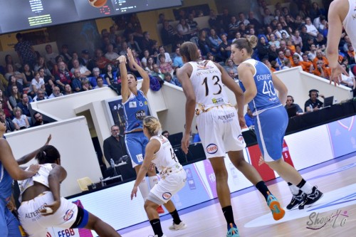 LFB_2015-2016_Anaïs LE GLUHER-CANO (Basket Landes) 2 vs. Charleville-Mézières_Laury MAHE