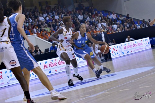 LFB_2015-2016_Carmen GUZMAN (Basket Landes) 1 vs. Charleville-Mézières_Laury MAHE