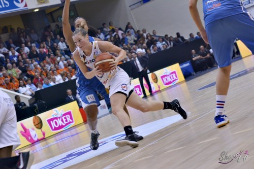 LFB_2015-2016_Kim MESTDAGH (Charleville-Mézières) 2 vs. Basket Landes_Laury MAHE