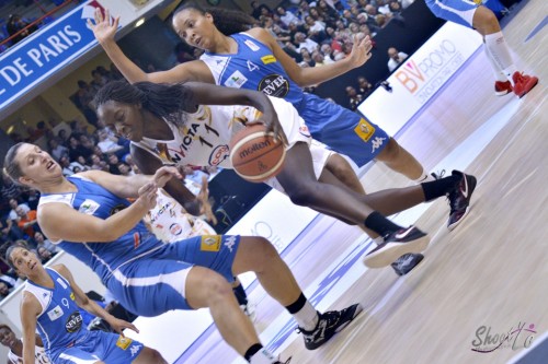LFB_2015-2016_Maud MEDENOU (Charleville-Mézières) 1 vs. Basket Landes_Laury MAHE