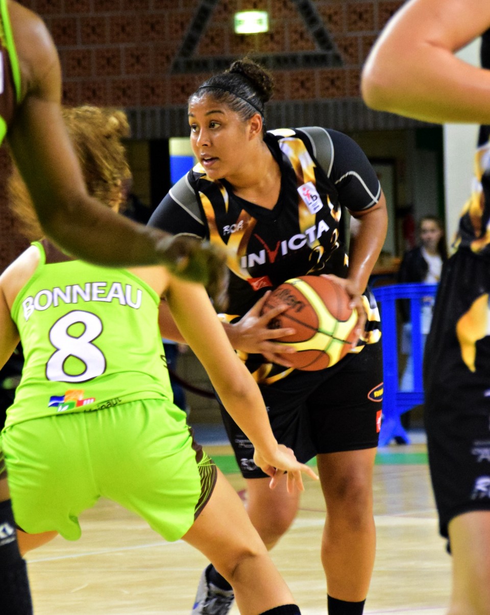 Kaleena MOSQUEDA-LEWIS (Charleville-Mézières) la fine gâchette de la Ligue Féminine de Basket