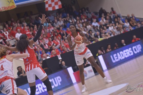LFB_2015-2016_Laëtitia KAMBA (Villeneuve d'Ascq) 2 vs. Lyon_Laury MAHE