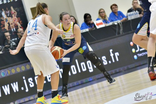 LFB_2015-2016_Samantha LOGIC (Calais) 13 vs. Nantes-Rezé_Laury MAHE