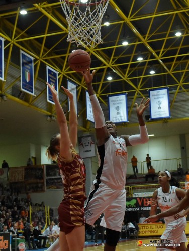 Italie_2015-2016_Isabelle YACOUBOU (Schio) vs. Venise_Marco BRIOSCHI