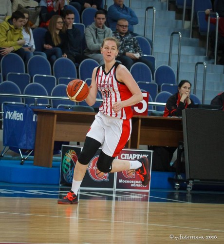 Russie_2015-2016_Emma MEESSEMAN (S. Moscou R.) vs. Kazanochka 2_Youlia FEDOSSEEVA