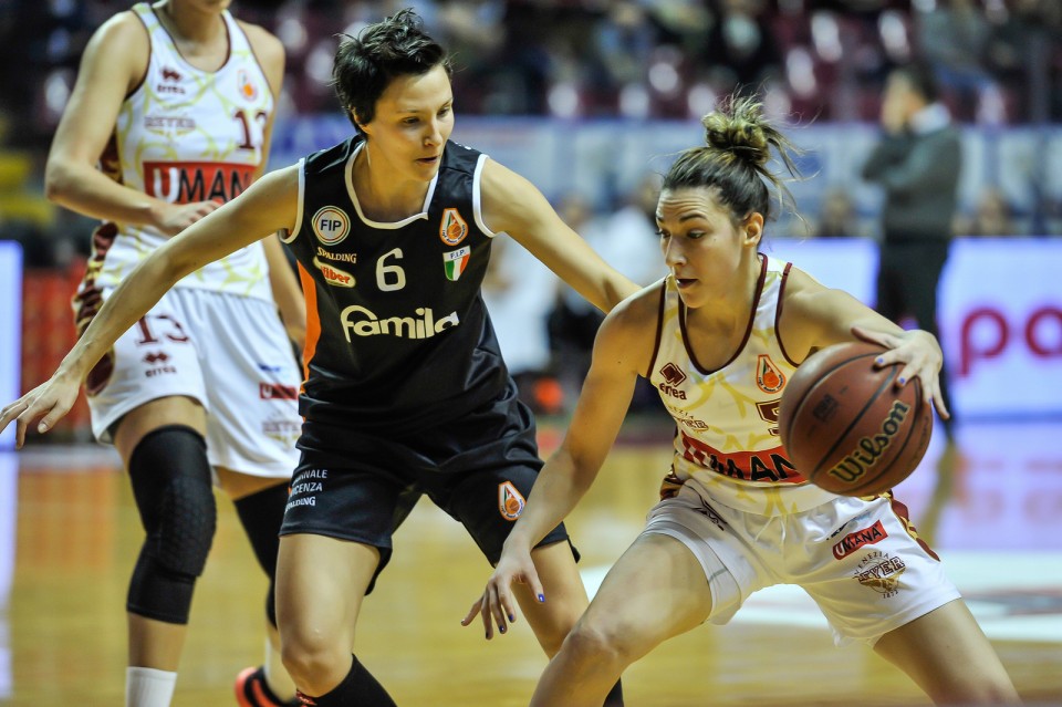 Italie : Debora CARANGELO rempile à Venise, Vigarano recrute Feyonda FITZGERALD