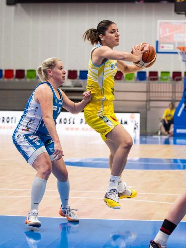 Rép. Tchèque_2015-2016_Marta XARGAY (USK Prague) vs. Trutnov_uskbasket.cz
