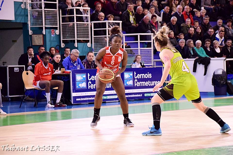 LFB : Esther NIAMKE prolonge à Lyon
