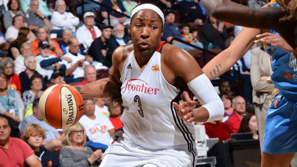 Italie : Kelsey BONE remplace Stefanie DOLSON à Naples, Karlie SAMUELSON quitte Vigarano