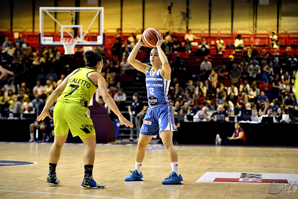 Hortense LIMOUZIN remplace Alexia PLAGNARD chez les A’