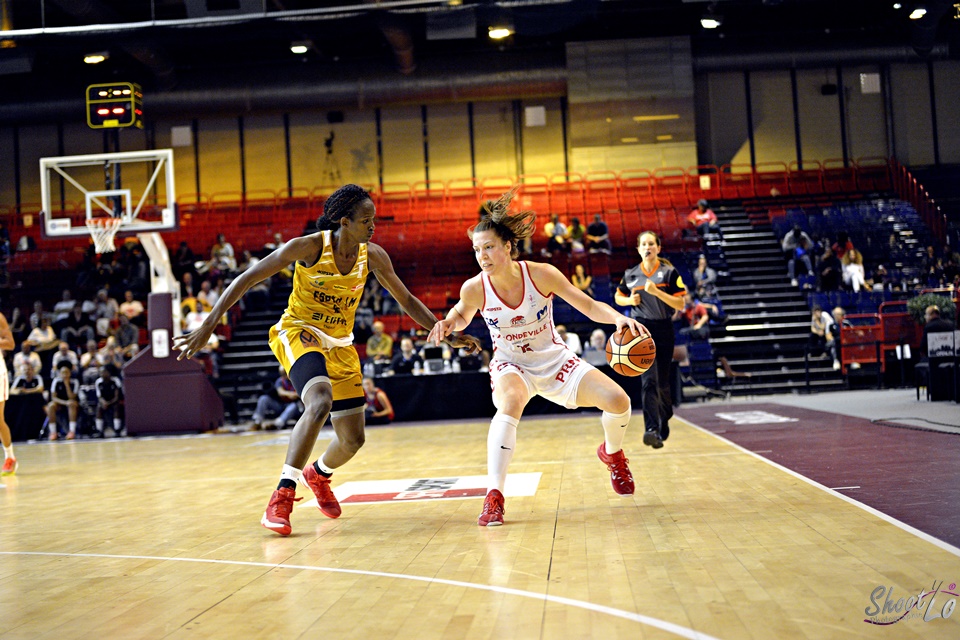 LFB : Michelle PLOUFFE signe à Tarbes