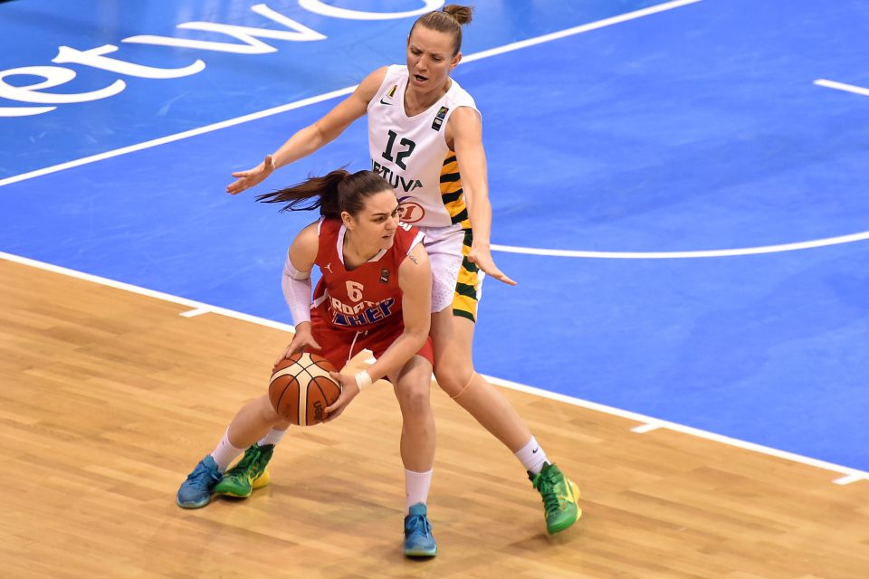 Espagne : Carmen MILOGLAV signe à Salamanque