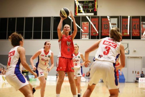 australie_2016-2017_carley-mijovic-perth-vs-adelaide_wnbl
