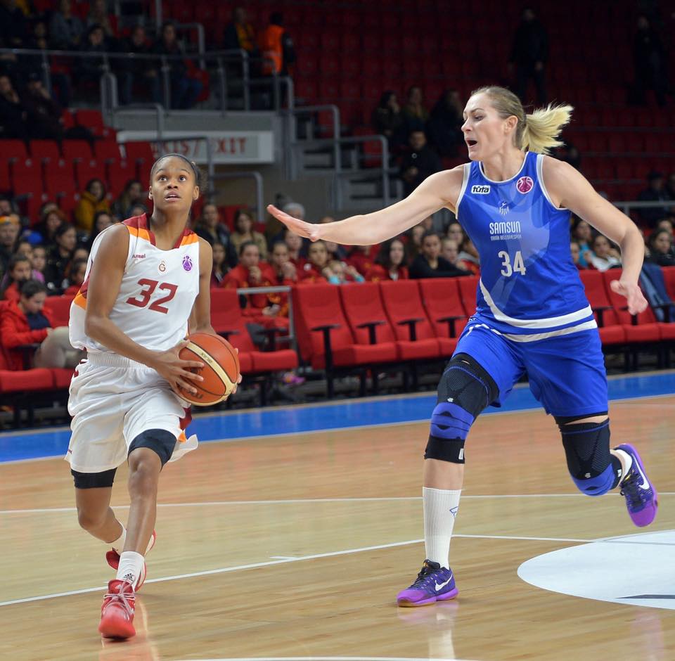 Espagne : Une meneuse US de gros calibre signe à Salamanque, Txell ALARCON arrive au Pays Basque