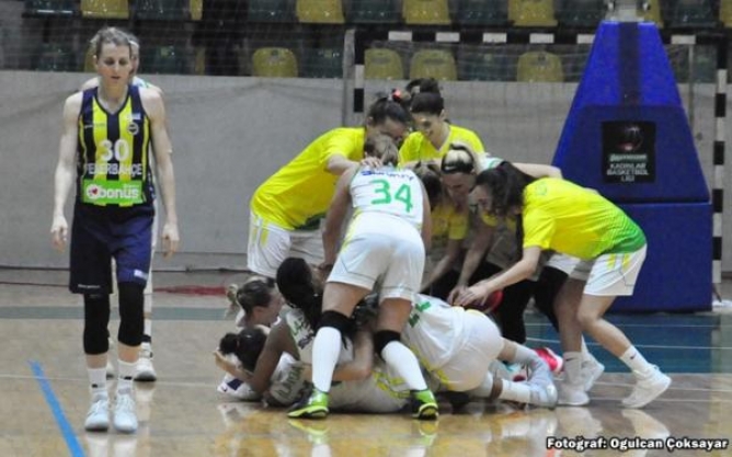 Turquie : Fenerbahçe tombe à l’Université d’Istanbul dans les dernières secondes