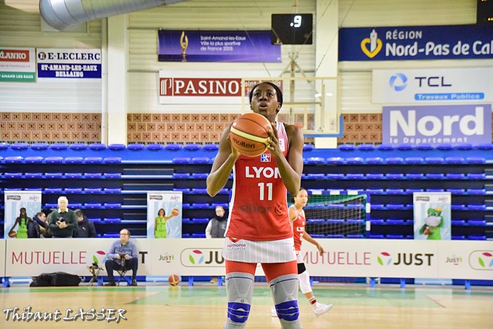 LFB : Le « Dream shake » de Djene DIAWARA (Lyon) sur le terrain du Hainaut Basket
