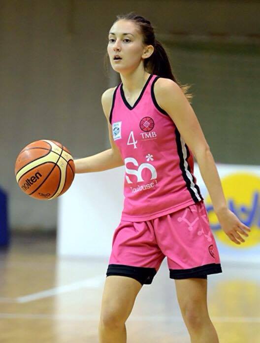 Vingt-quatre heures avec Clara PENAVAYRE, joueuse du centre de formation de Toulouse