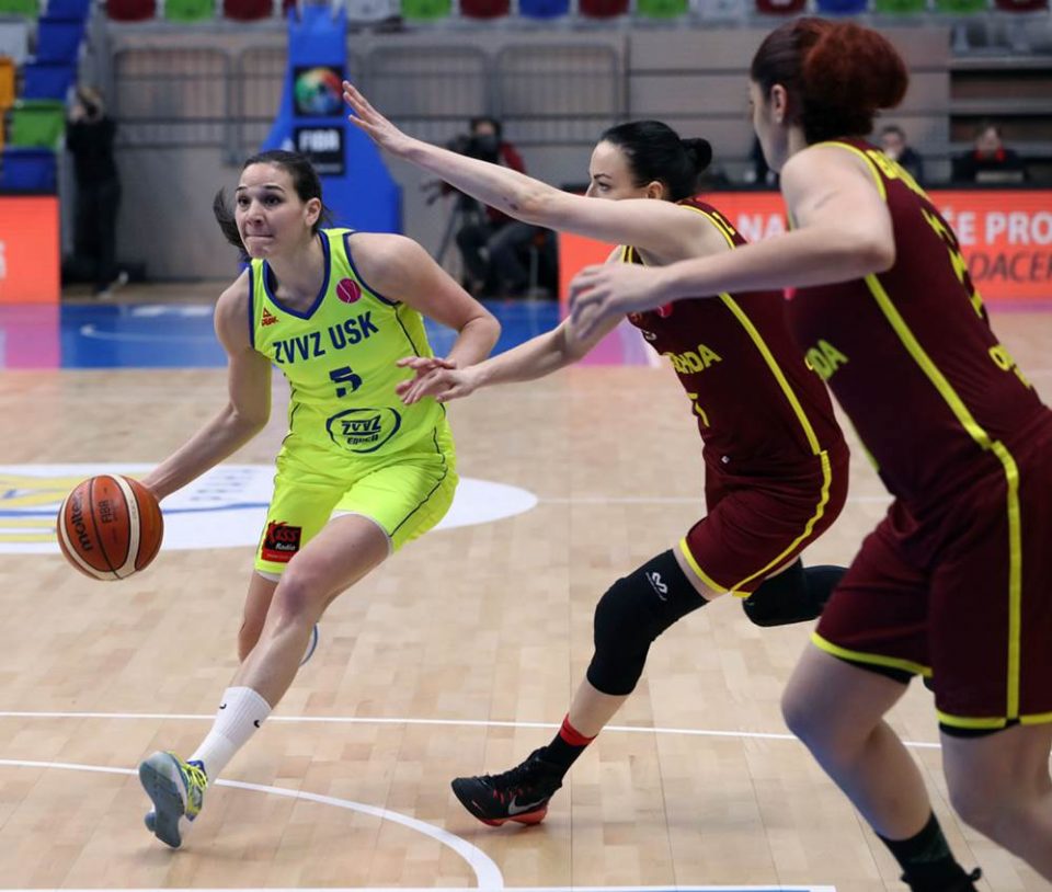 Russie : Sonja PETROVIC signe à Koursk, Jacinta MONROE et Whitney BAYS à Enisey