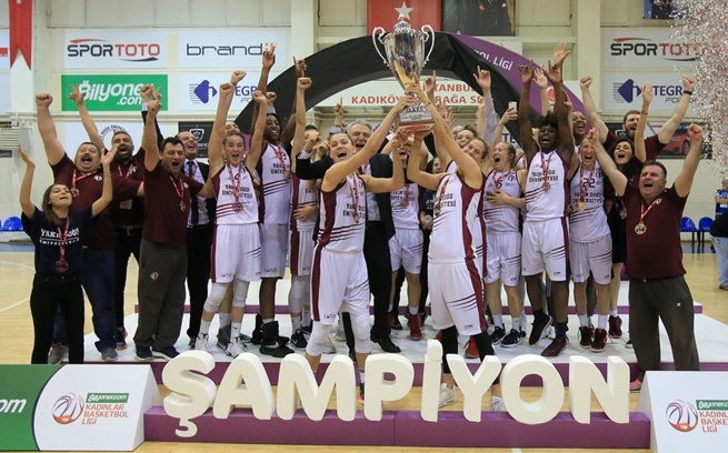 L’Université Yakin Dogu est championne de Turquie au terme d’un match 5 à couteaux tirés