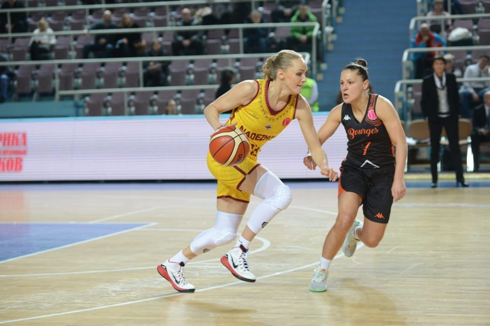 Russie : Raisa MUSINA et Elena BEGLOVA signent à Ekaterinbourg