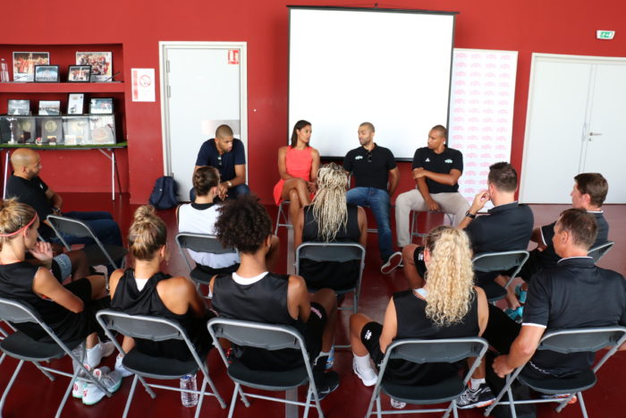 LFB : Tony PARKER et Nicolas BATUM ont rendu visite aux joueuses lyonnaises pour le début de la préparation