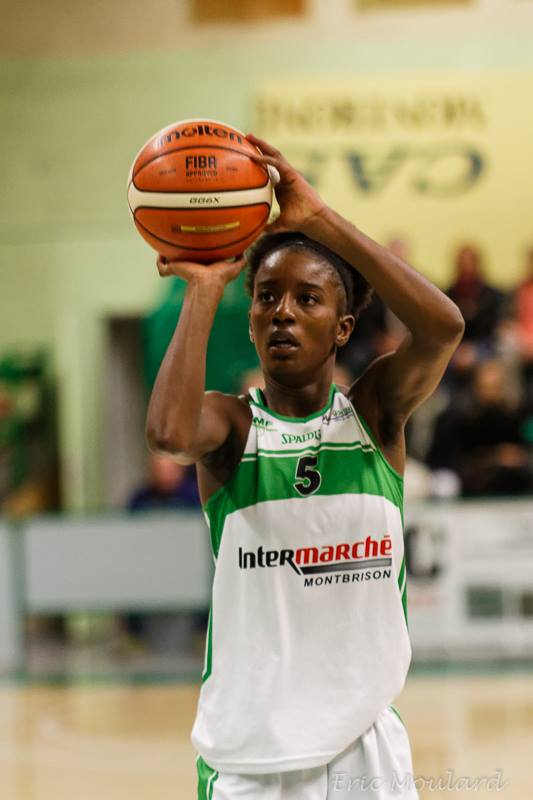 NF1 : Désirée BAKABADIO est la dernière recrue de La Glacerie